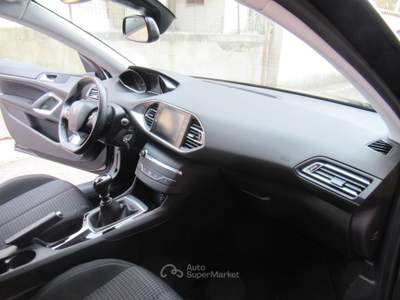 Peugeot 308 S&S Business Blu/Azzurro usata Striano