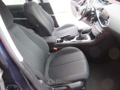 Peugeot 308 S&S Business Blu/Azzurro usata Striano