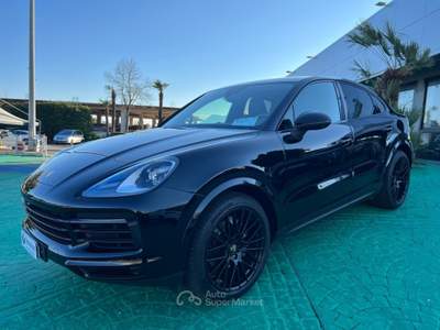 Porsche Cayenne 3.0 V6 E-Hybrid Nero usata Aquino