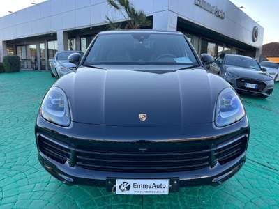 Porsche Cayenne 3.0 V6 E-Hybrid Nero usata Aquino