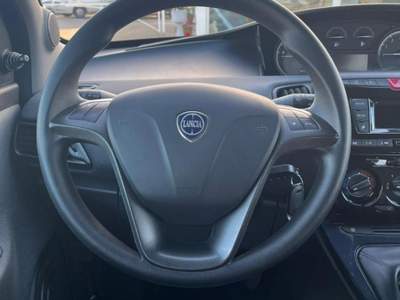 Lancia Ypsilon 1.0 FireFly 5p S&S Hybrid Silver Bianco usata Fasano