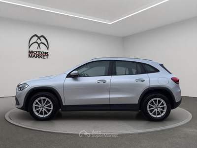 Mercedes-Benz GLA 200 D Business Extra 8G-DCT Argento usata Roma