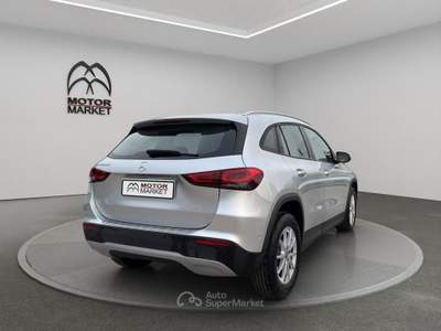 Mercedes-Benz GLA 200 D Business Extra 8G-DCT Argento usata Roma