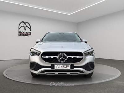 Mercedes-Benz GLA 200 D Business Extra 8G-DCT Argento usata Roma