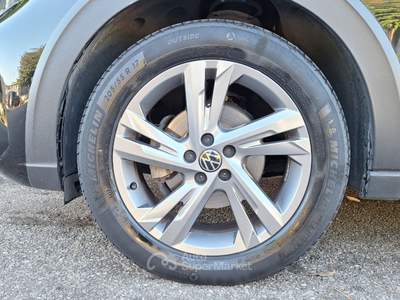 Volkswagen Taigo  1.0 tsi r-line 110cv dsg Nero usata San Vendemiano