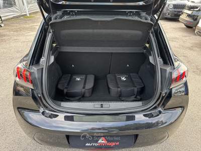 Peugeot 208 e- 100kW 5 porte Allure Nero usata Cercola