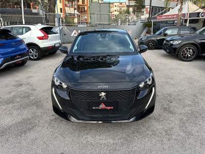 Peugeot 208 e- 100kW 5 porte Allure Nero usata Cercola