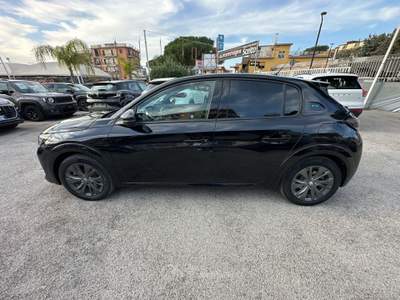 Peugeot 208 e- 100kW 5 porte Allure Nero usata Cercola