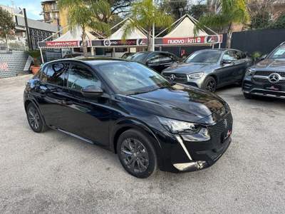 Peugeot 208 e- 100kW 5 porte Allure Nero usata Cercola