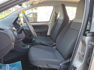 Volkswagen up! 1.0 5p. eco move up! BlueMotion Technology Argento usata Casoria