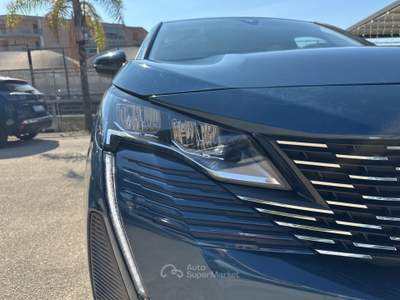 Peugeot 3008 Hybrid 225 e-EAT8 Allure Pack Blu/Azzurro usata Cercola