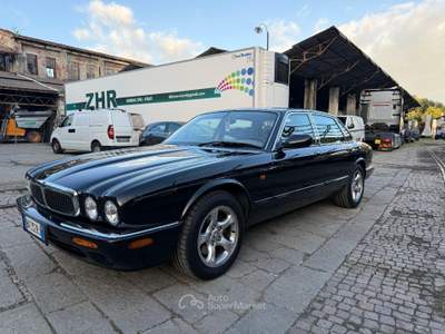 Jaguar XJ 3.2 cat Executive  ISCRITTA ASI Nero usata Arcola