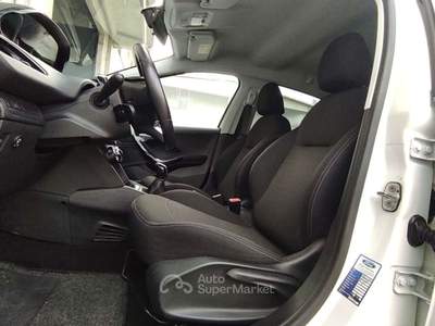 Peugeot 208 208 5p 1.2 puretech Active GPL 82cv * PROMO Bianco usata La Loggia