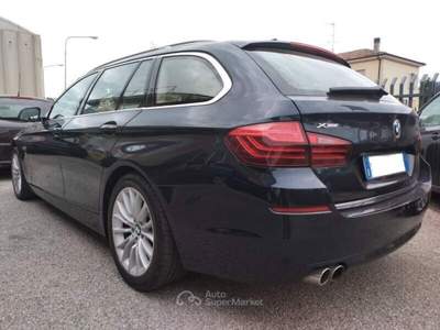 BMW Serie 5 530d 530d xDrive 258CV Touring Luxury Blu/Azzurro usata Ferrara