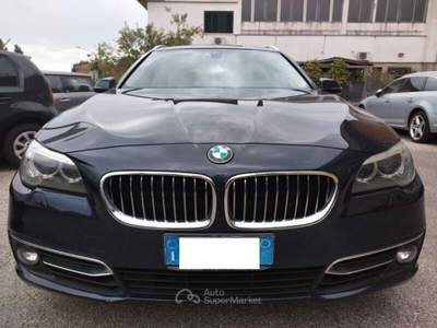BMW Serie 5 530d 530d xDrive 258CV Touring Luxury Blu/Azzurro usata Ferrara