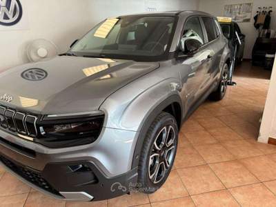 Jeep Avenger 1.2 Turbo 110 CV MHEV Summit Grigio usata Asti