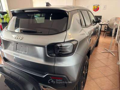 Jeep Avenger 1.2 Turbo 110 CV MHEV Summit Grigio usata Asti