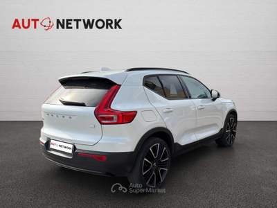 Volvo XC40 T4 Recharge Plug-in Hybrid Ultimate Dark | Tetto Bianco usata Imola