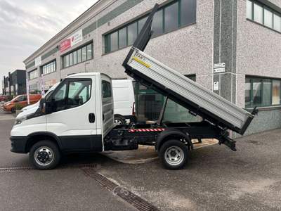 Iveco Daily 35C14 35QLI Ribaltabile Trilat. Garanzia  Iveco Bianco usata Cazzago San Martino