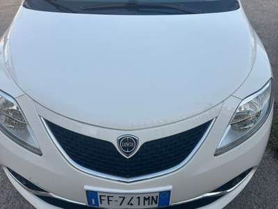 Lancia Ypsilon Auto in perfette condizioni Bianco usata Giugliano in Campania