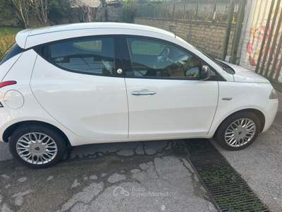 Lancia Ypsilon Auto in perfette condizioni Bianco usata Giugliano in Campania