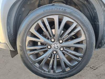 Toyota Yaris Cross Yaris Cross 1.5 Hybrid 5p. E-CVT i Adventure Grigio usata Pistoia