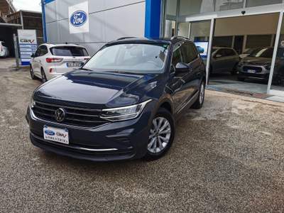Volkswagen Tiguan 2.0 TDI 150cvSCR DSG Life Iva Detraibile Grigio usata Cercola