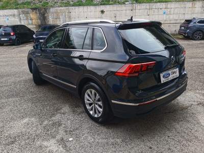 Volkswagen Tiguan 2.0 TDI 150cvSCR DSG Life Iva Detraibile Grigio usata Cercola