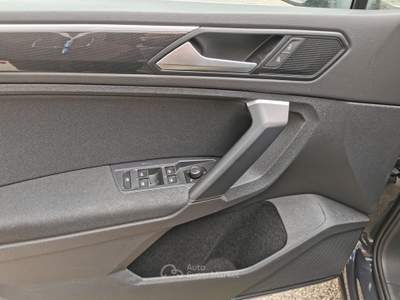 Volkswagen Tiguan 2.0 TDI 150cvSCR DSG Life Iva Detraibile Grigio usata Cercola