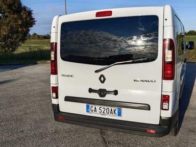Renault Trafic RENAULT TRAFIC 9 POSTI 2.0 120CV DIESEL Bianco usata Azzano Decimo