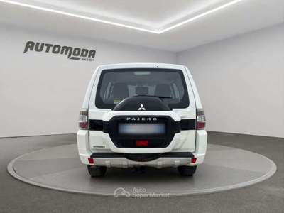 Mitsubishi Pajero 3.2 5p. 7 POSTI - GANCIO Bianco usata San Miniato