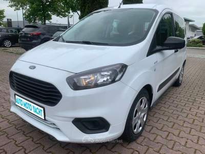 Ford Tourneo Courier 5 posti clima manuale Bianco usata Roma