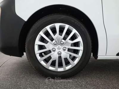 Opel Vivaro Kombi L 2.0D Automatico Bianco usata Roma
