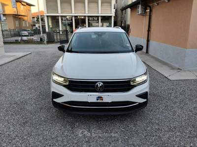 Volkswagen Tiguan 2.0 TDI 150 CV SCR DSG Elegance Bianco usata Pogliano Milanese
