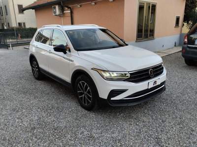 Volkswagen Tiguan 2.0 TDI 150 CV SCR DSG Elegance Bianco usata Pogliano Milanese
