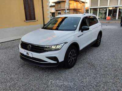 Volkswagen Tiguan 2.0 TDI 150 CV SCR DSG Elegance Bianco usata Pogliano Milanese