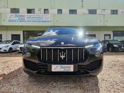 Maserati Levante V6 Diesel 250 CV AWD Granlusso usata Pesaro