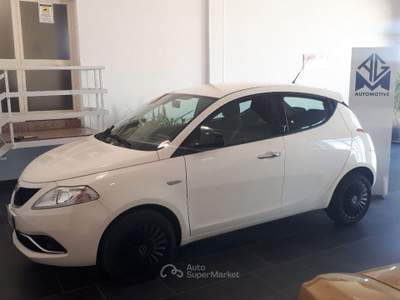 Lancia Ypsilon 1.3 MJT 16V 95 CV 5 porte S&S Bianco usata Cursi