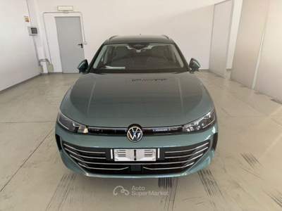 Volkswagen Passat 1.5 eTSI 150 CV DSG Business Verde usata Alba