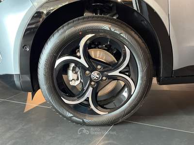 Alfa Romeo Junior 1.2 ibrida 136cv q4 edct6 Grigio usata Verona