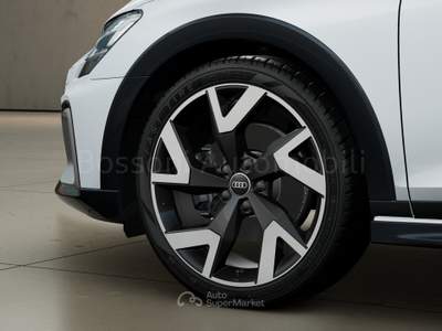Audi A3 allstreet 2.0 tdi 150cv identity contrast s tronic Bianco usata Cremona