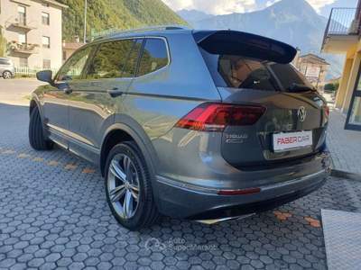 Volkswagen Tiguan Allspace 2.0 TDI R-Line 150cv 4Motion DSG 7 posti Grigio usata Dubino