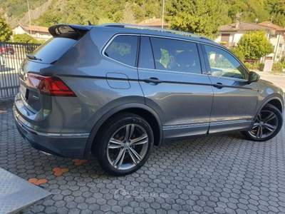 Volkswagen Tiguan Allspace 2.0 TDI R-Line 150cv 4Motion DSG 7 posti Grigio usata Dubino