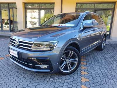Volkswagen Tiguan Allspace 2.0 TDI R-Line 150cv 4Motion DSG 7 posti Grigio usata Dubino
