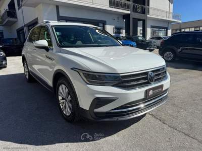 Volkswagen Tiguan Tiguan 2.0 TDI 150CV SCR DSG Life Bianco usata Agnone