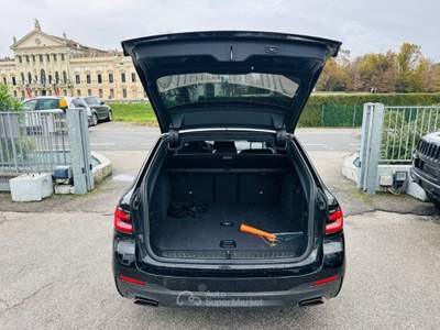 BMW Serie 5 530d d 48V xDrive Touring Msport Nero usata Stra