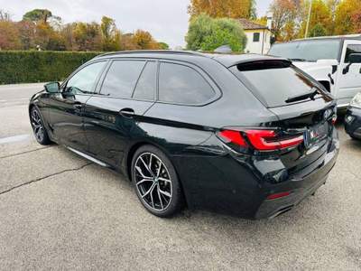BMW Serie 5 530d d 48V xDrive Touring Msport Nero usata Stra