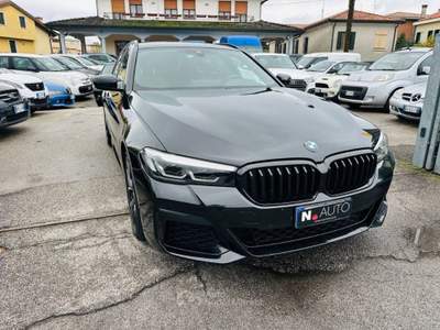 BMW Serie 5 530d d 48V xDrive Touring Msport Nero usata Stra