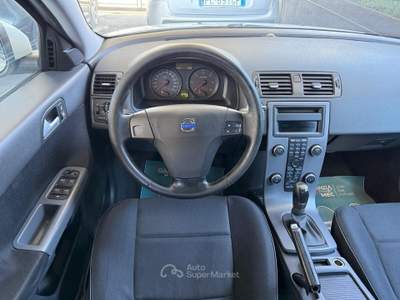 Volvo S40 Momentum 1.6 d 110CV Bianco usata Pozzuoli