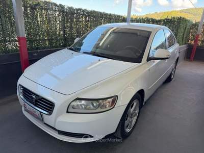 Volvo S40 Momentum 1.6 d 110CV Bianco usata Pozzuoli